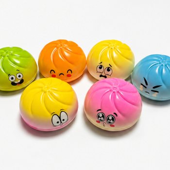 RAGE - Squishy Dumplings VELIKI (Dim. 9 x 9 x 4 Cm) - Viral 2026 Fidget Toy - SA KARTONOM ZA KAČENJE (24 kom.)