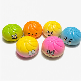 RAGE - Squishy Dumplings VELIKI (Dim. 9 x 9 x 4 Cm) - Viral 2026 Fidget Toy - SA KARTONOM ZA KAČENJE (24 kom.)